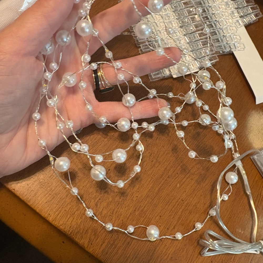 Battery-Powered String Lights with Pearls - Picture 5 of 5